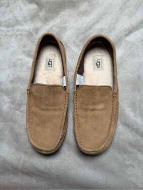 UGG Ascot Chestnut Suede Sheepskin Slippers Men’s 9 Women's 10.5